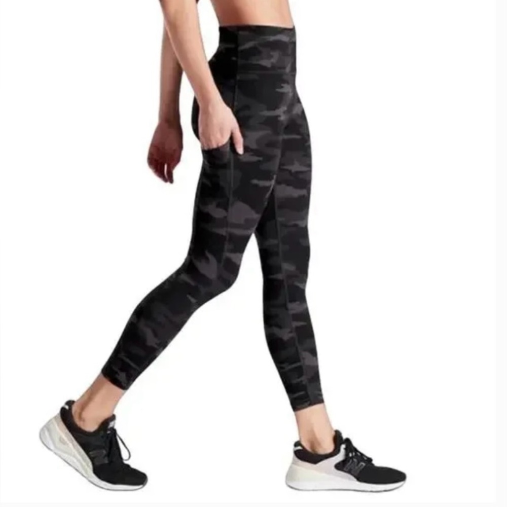 Athleta Ultimate Camo 7/8 Tight